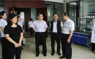 廢棄物資源化國家工程研究中心、昆明理工大學(xué)孫可偉教授,棄物資源化國家工程研究中心常務(wù)副主任、昆明理工大學(xué)教授李如燕博士蒞臨指導(dǎo)